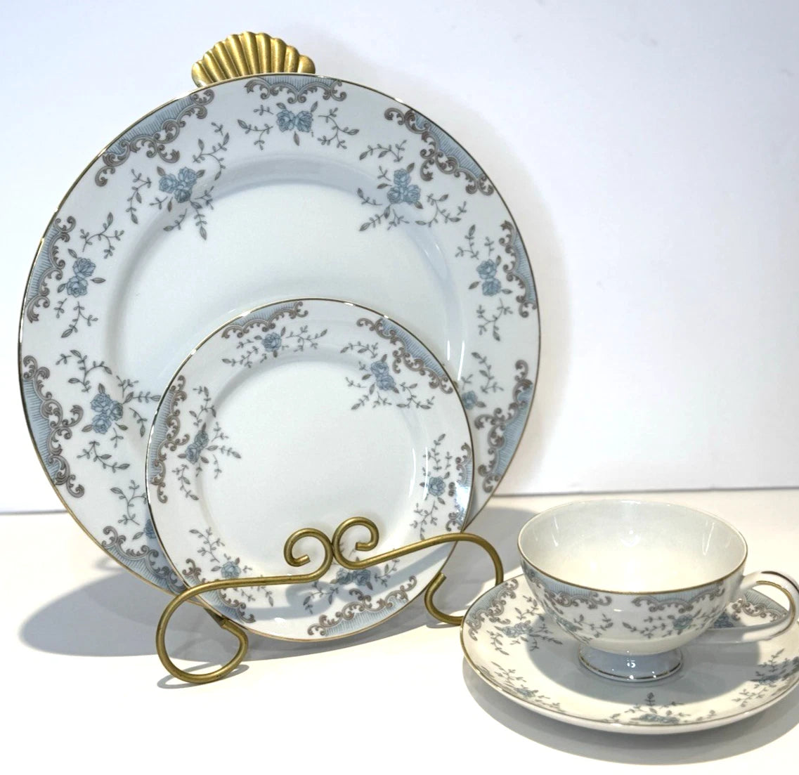 4-Piece Tea Set | Teacup, Saucer, Bread Plate and Dinner Plate